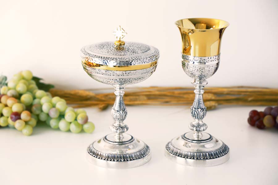 Ciboria and Chalice. Chiseled and Hammered metal- fusion and foil- silver plating metal. Art. Er 1860 P- 1860 