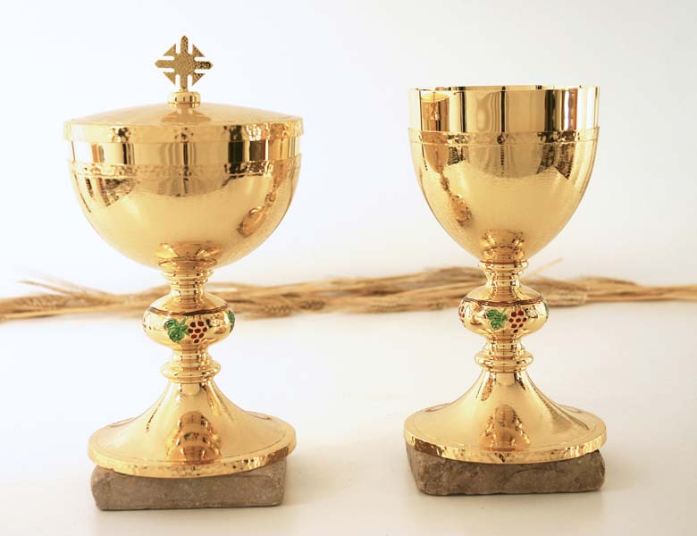 Ciboria and Chalice. Polished and gold plating metal. Knot with grapes and enamel. Art. Er 831 P- 831