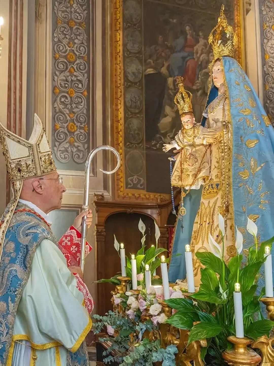 In occasione del rito della dedicazione della Chiesa si è tenuta l’incoronazione della Madonna con benedizione di S.E. Angelo Card. Bagnasco. 
Era presente anche  S.E.R. Mons. Calogero Marino, Vescovo di Savona-Noli. 
